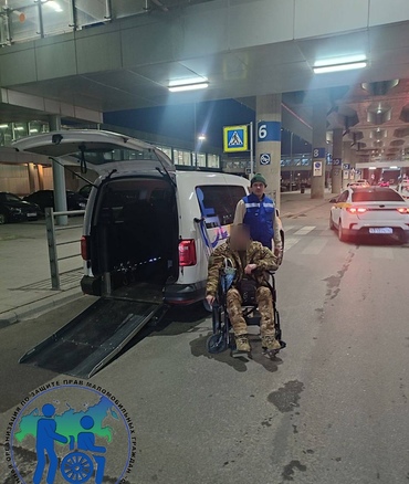 Встреча бойца из Мурманска в аэропорту Санкт-Петербурга